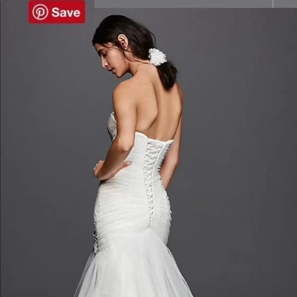 Davids Bridal corset back wedding gown - Picture 3 of 11